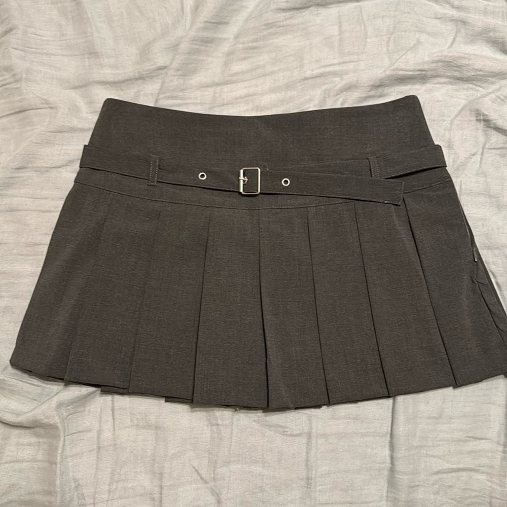 Zara grey skirt. Never worn.